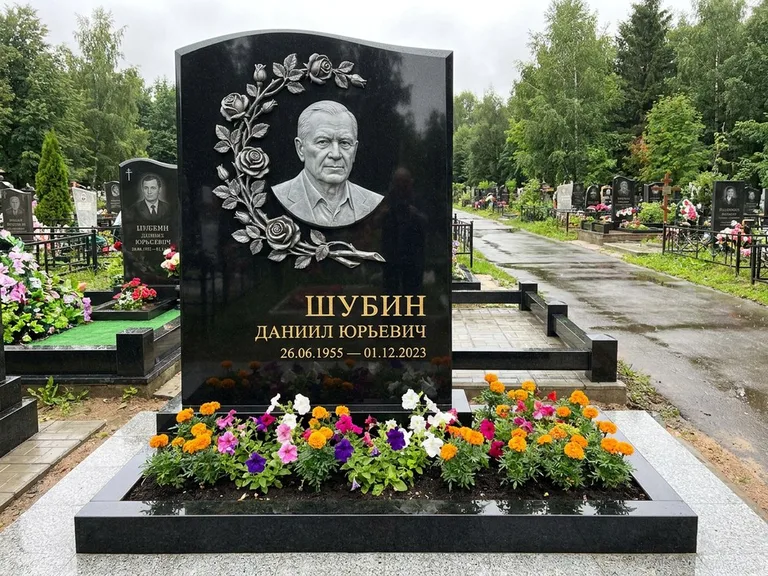 Памятник с барельефом — выполненная работа 34 в Оренбурге
