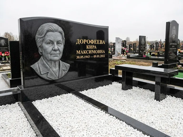 Памятник с барельефом — выполненная работа 41 в Оренбурге