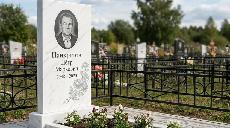 Памятник с гравировкой хризантем — выполненная работа «Панкратов» в Оренбурге