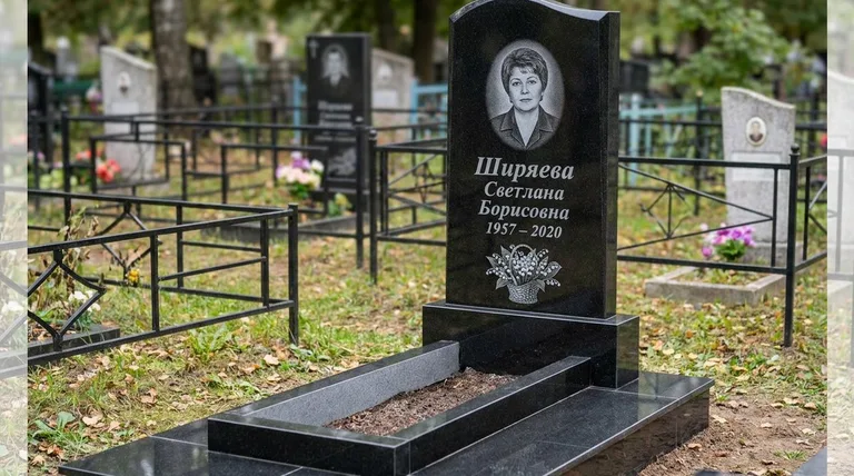 Памятник с гравировкой ландышей — выполненная работа «Ширяева» в Оренбурге