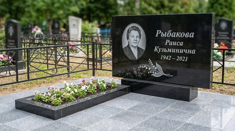 Памятник с гравировкой ландышей — выполненная работа «Рыбакова» в Оренбурге