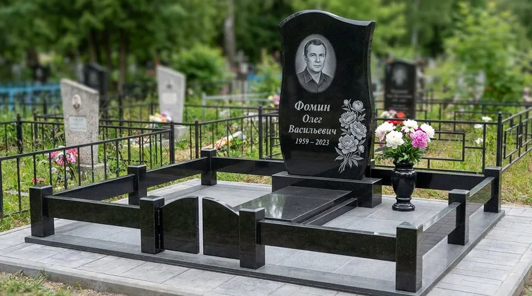 Памятник с гравировкой пионов — выполненная работа «Фомин» в Оренбурге