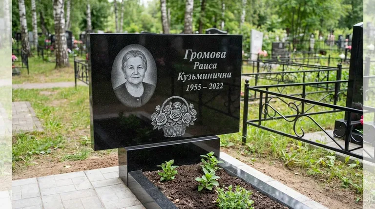 Памятник с гравировкой роз — выполненная работа «Громова» в Оренбурге