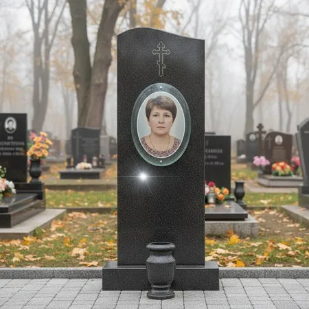 Овальный портрет на стекле 240×300 мм на памятнике в Оренбурге