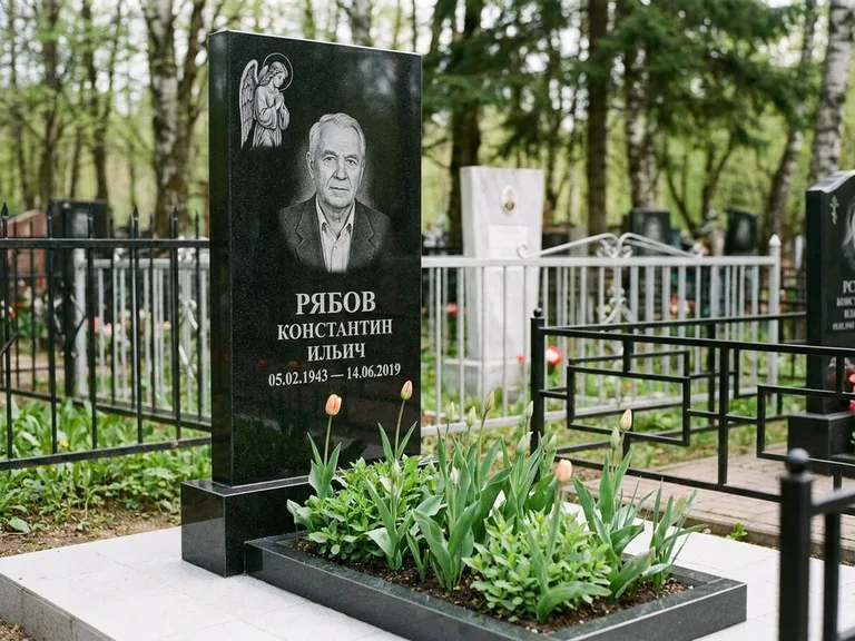 Памятник с гравировкой ангела — гравировка ангела с крестом рядом с эпитафией, работа «Фаддеев» в Оренбурге