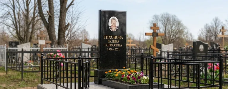 Памятник с цветником, Памятники мастерской «Мастер Каменев» на кладбищах Казани