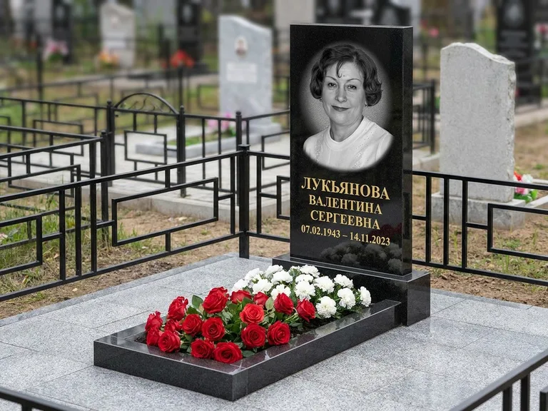Портрет на памятнике в Оренбурге — Ч/б портрет → гравировка на стандартном комплексе