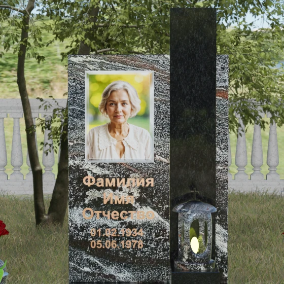 Вертикальный гранитный памятник в Перми, гранит амфиболит