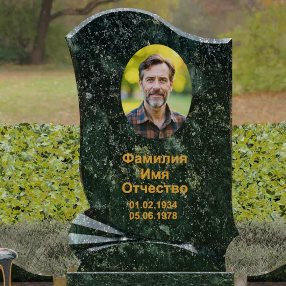 Вертикальный гранитный памятник в Оренбурге, гранит Балтик грин