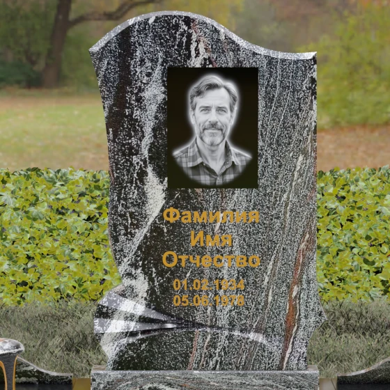 Вертикальный гранитный памятник в Оренбурге, гранит амфиболит