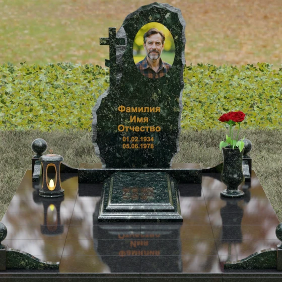 Гранитный православный памятник с крестом в Уфе, гранит Балтик грин, вид 2