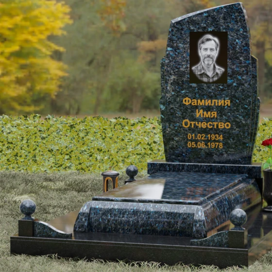 Вертикальный гранитный памятник с диагональным срезом, гранит Блю Перл, вид 4, в Якутске