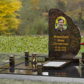 Вертикальный Гранитный памятник сдержанный - П123