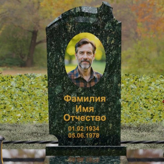 Светский вертикальный гранитный памятник в Набережных Челнах, гранит Балтик грин