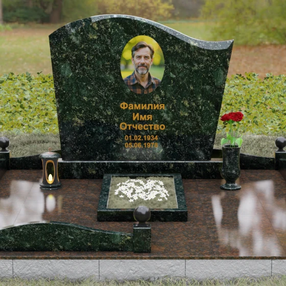 Гранитный памятник вертикальной ориентации в Казани, гранит Балтик грин, вид 2