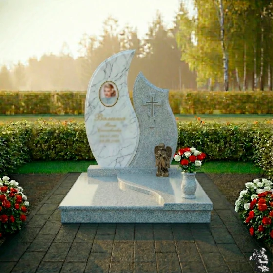 Комбинированный православный вертикальный памятник с крестом в Оренбурге, мрамор Тассос