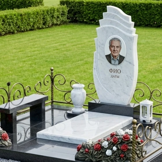 Светский мемориал из гранита и металла в Оренбурге, мрамор Тассос