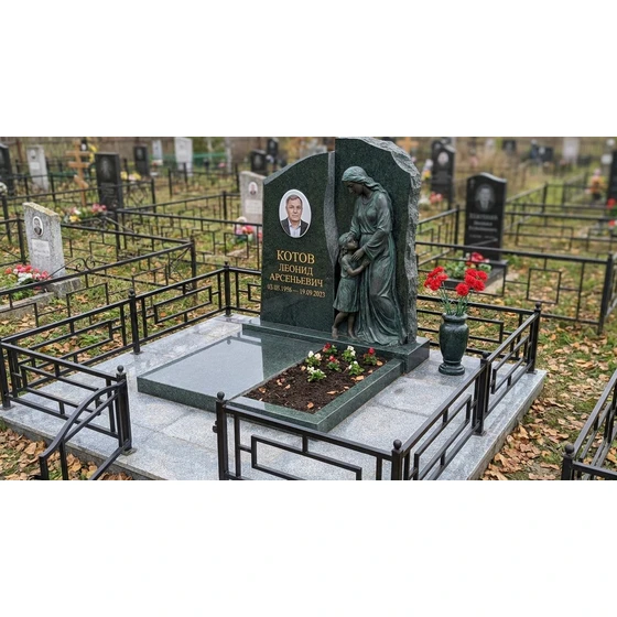 Гранитный памятник