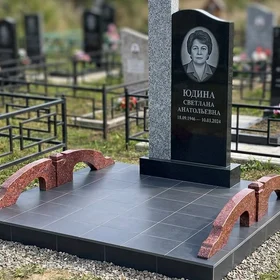 Гранитный памятник