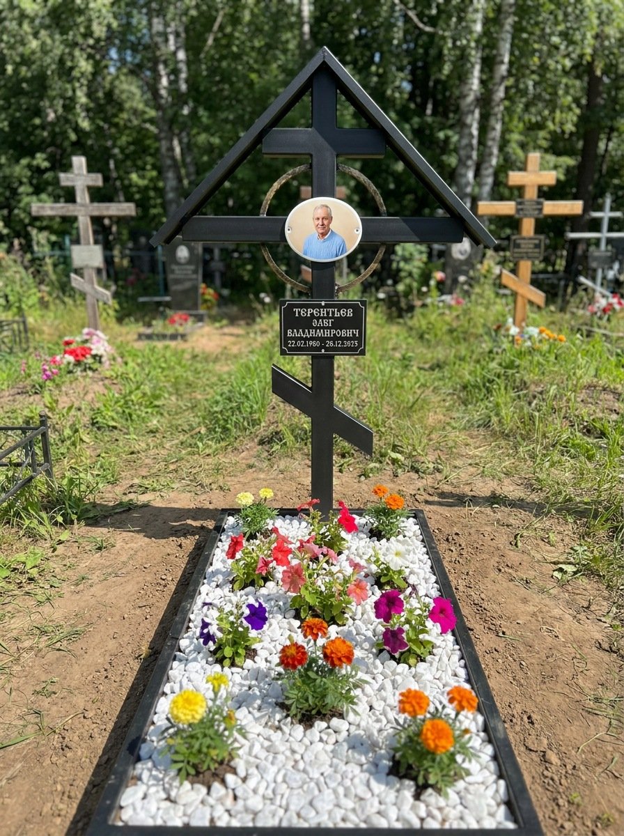 Портрет на памятнике в Оренбурге — Крупный овал на кресте, портрет по грудь