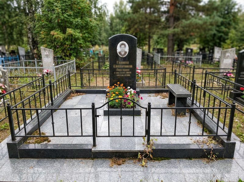Благоустройство могилы в Оренбурге — пример 3
